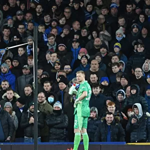 Arsenal's Aaron Ramsdale Faces Off in Intense Premier League Showdown Against Everton