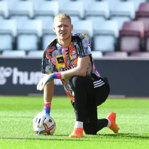 Arsenal's Aaron Ramsdale Gears Up for Southampton Showdown - Premier League 2022-23