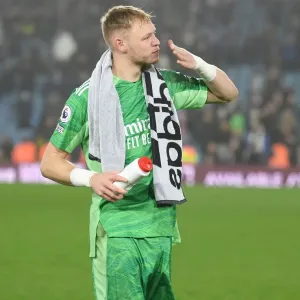 Arsenal's Aaron Ramsdale Pays Tribute to Leeds Fans After Intense Premier League Clash Arsenal's Aaron Ramsdale Pays Tribute to Leeds Fans After Intense Premier League Clash