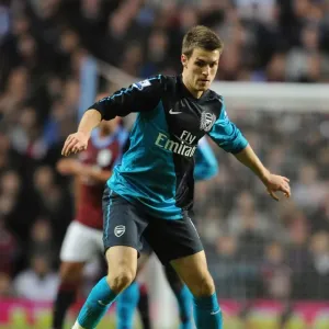 Arsenal's Aaron Ramsey in Action against Aston Villa (2011-12 Premier League)