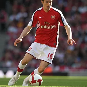 Arsenal's Aaron Ramsey Scores in 2:0 Victory Over Manchester City, Barclays Premier League, Emirates Stadium (April 4, 2009)