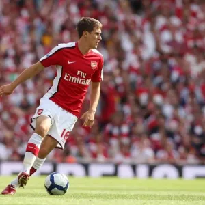 Arsenal's Aaron Ramsey Scores in 4:1 Victory over Portsmouth in the Barclays Premier League at Emirates Stadium (08/22/09)