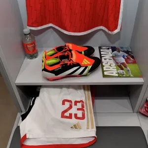 Arsenal's Alessia Russo Unveils New Adidas Boots Ahead of Arsenal Women vs Everton Women Match