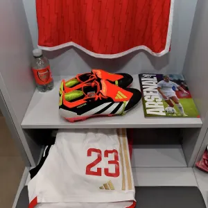 Arsenal's Alessia Russo Unveils New Adidas Boots Print Arsenal's Alessia Russo Unveils New Adidas Boots Print