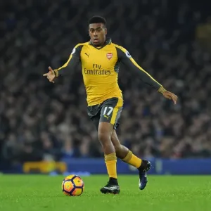 Arsenal's Alex Iwobi in Action against Everton - Premier League 2016-17