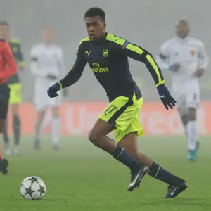 Arsenal's Alex Iwobi in Action during the FC Basel vs. Arsenal UCL Match, 2016-17 Arsenal's Alex Iwobi in Action during the FC Basel vs. Arsenal UCL Match, 2016-17