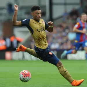 Arsenal's Alex Oxlade-Chamberlain in Action Against Crystal Palace (2015-16) Arsenal's Alex Oxlade-Chamberlain in Action Against Crystal Palace (2015-16)