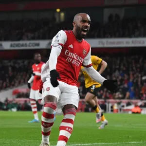 Arsenal's Alexandre Lacazette Rallies Crowd vs. Wolverhampton Wanderers, Premier League 2021-22