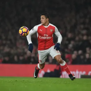 Arsenal's Alexis Sanchez in Action against Watford (2016-17)