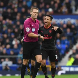 Arsenal's Alexis Sanchez Contests Referee Decision During Everton Clash (2017-18) Arsenal's Alexis Sanchez Contests Referee Decision During Everton Clash (2017-18)