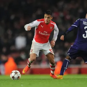 Arsenal's Alexis Sanchez Outmaneuvers Anderlecht's Youri Tielemans in Champions League Clash Arsenal's Alexis Sanchez Outmaneuvers Anderlecht's Youri Tielemans in Champions League Clash