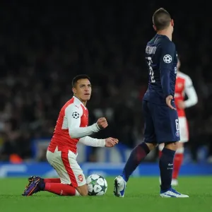 Arsenal's Alexis Sanchez and PSG's Marco Verratti Exchange Words during 2016-17 Champions League Clash Arsenal's Alexis Sanchez and PSG's Marco Verratti Exchange Words during 2016-17 Champions League Clash