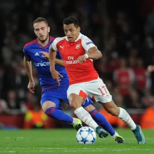 Arsenal's Alexis Sanchez vs. Olympiacos Kostas Fortounis: A 2015/16 Champions League Showdown