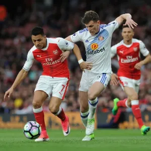 Arsenal's Alexis Sanchez vs. Sunderland's Billy Jones: A Premier League Face-Off