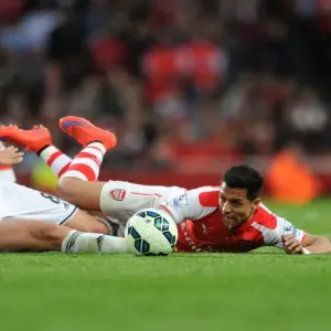 Arsenal's Alexis Sanchez vs Swansea's Jonjo Shelvey: Foul Clash in 2014/15 Premier League Match Arsenal's Alexis Sanchez vs Swansea's Jonjo Shelvey: Foul Clash in 2014/15 Premier League Match