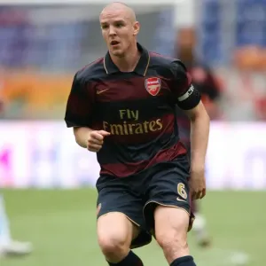 Arsenal's Amsterdam Triumph: Philippe Senderos's Brilliant Performance Against Lazio (2-1) Arsenal's Amsterdam Triumph: Philippe Senderos's Brilliant Performance Against Lazio (2-1)