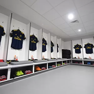 Arsenal's Anfield Showdown: Pre-Match Huddle in the Changing Room (Liverpool vs Arsenal, 2019-20)