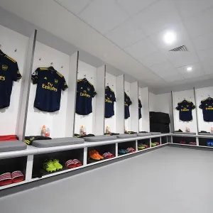 Arsenal's Anfield Showdown: Pre-Match Huddle in the Changing Room (Liverpool vs Arsenal, 2019-20) Arsenal's Anfield Showdown: Pre-Match Huddle in the Changing Room (Liverpool vs Arsenal, 2019-20)