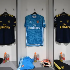 Arsenal's Anfield Showdown: Behind the Scenes in the Changing Room (Liverpool vs Arsenal, Premier League 2019-20) Arsenal's Anfield Showdown: Behind the Scenes in the Changing Room (Liverpool vs Arsenal, Premier League 2019-20)