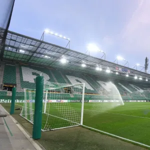 Arsenal's Arrival at Allianz Stadion: Rapid Vienna vs Arsenal, UEFA Europa League 2020-21