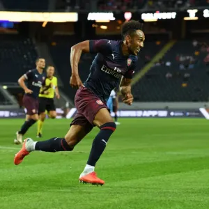 Arsenal's Aubameyang in Action: Arsenal vs. SS Lazio (2018) Arsenal's Aubameyang in Action: Arsenal vs. SS Lazio (2018)