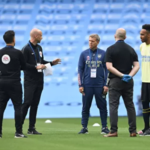 Arsenal's Aubameyang and Assistant Coach Round Prepare for Manchester City Showdown (Premier League 2019-20)