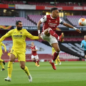 Arsenal's Aubameyang Battles in Empty Europa League Semi-Final vs Villarreal Arsenal's Aubameyang Battles in Empty Europa League Semi-Final vs Villarreal