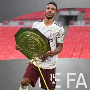 Arsenal's Aubameyang Celebrates FA Community Shield Victory over Liverpool