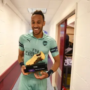 Arsenal's Aubameyang Claims 2018-19 Premier League Golden Boot at Burnley
