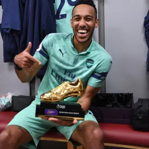 Arsenal's Aubameyang Holds Golden Boot Print