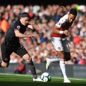 Arsenal's Aubameyang Clashes with Everton's Keane in Premier League Showdown