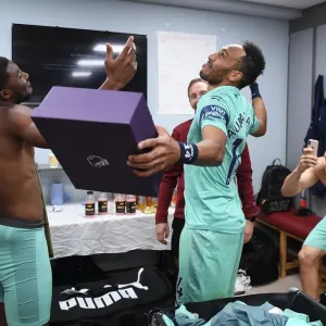 Arsenal FC Print - Aubameyang Golden Boot Celebration