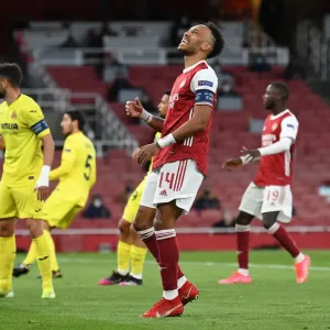 Arsenal's Aubameyang Fights for Europa League Victory Alone at Emptied Emirates Amidst Pandemic Arsenal's Aubameyang Fights for Europa League Victory Alone at Emptied Emirates Amidst Pandemic