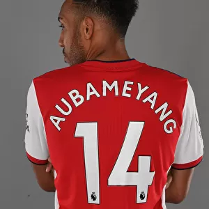Arsenal's Aubameyang Kicks Off New Season at Training Ground