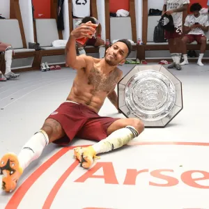 Arsenal's Aubameyang Lifts FA Community Shield after Victory over Liverpool