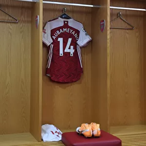 Arsenal's Aubameyang Readies for West Ham Clash in Emirates Changing Room