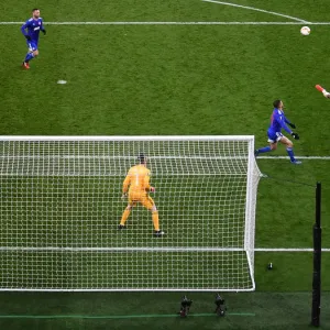 Arsenal's Aubameyang Scores Decisive Goal: Europa League Victory over Olympiacos Arsenal's Aubameyang Scores Decisive Goal: Europa League Victory over Olympiacos