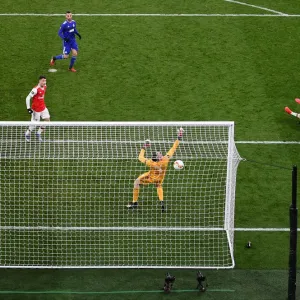 Arsenal's Aubameyang Scores Europa League Winner: Overpowering Olympiacos at Emirates Stadium