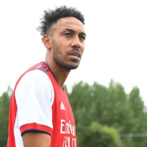 Arsenal's Aubameyang Scores in Pre-Season Victory over Watford (2021-22)