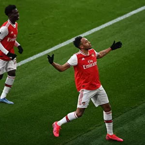 Arsenal's Aubameyang Scores Second Goal Against Everton in Premier League Showdown (2019-20)