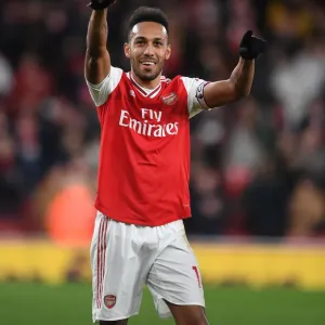 Arsenal's Aubameyang Scores Thrilling Goal Against Everton in Premier League Clash