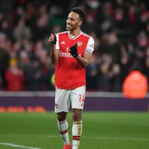 Arsenal's Aubameyang: Thrilling Goal Celebration vs. Everton (2019-20)