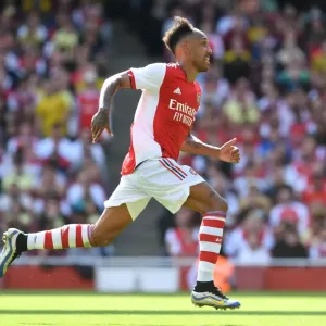 Arsenal's Aubameyang: Unyielding Resilience Against Chelsea Arsenal's Aubameyang: Unyielding Resilience Against Chelsea