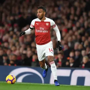 Arsenal's Aubameyang vs. Liverpool: Intense Premier League Face-Off Arsenal's Aubameyang vs. Liverpool: Intense Premier League Face-Off