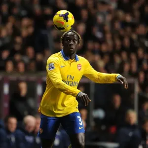 Arsenal's Bacary Sagna in Action against Aston Villa (Premier League 2013-14) Arsenal's Bacary Sagna in Action against Aston Villa (Premier League 2013-14)