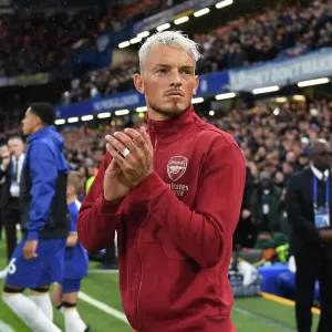 Arsenal's Ben White Faces Off Against Chelsea at Stamford Bridge (2023-24 Premier League)