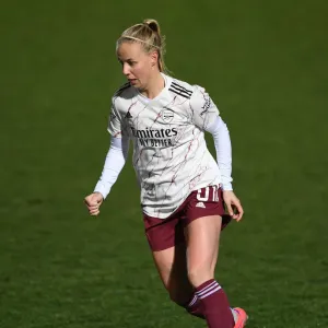 Arsenal's Beth Mead in Action: Chelsea Women vs. Arsenal Women, FA WSL Match, 2021