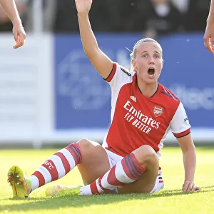 Arsenal's Beth Mead in Action: FA WSL Match vs Everton Women (2021-22)