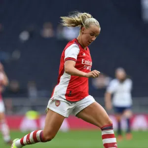 Arsenal's Beth Mead Faces Off in Showdown Against Tottenham Women's Football Arsenal's Beth Mead Faces Off in Showdown Against Tottenham Women's Football