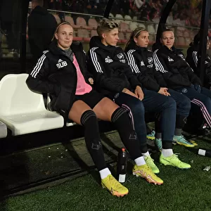 Arsenal's Beth Mead Prepares for AFC Ajax Showdown in UEFA Women's Champions League